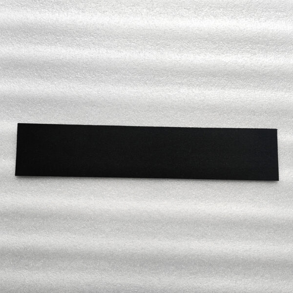 Filtro de carbono negro para filtração de líquidos e gases