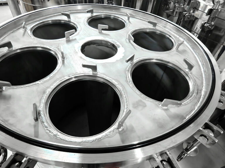 Configuração do alojamento do filtro para as linhas de filtração do produto final numa cervejaria