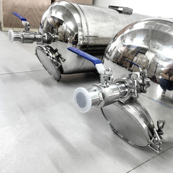 Tanque de armazenamento de água esterilizada em aço inoxidável para sistema de osmose inversa Tanque de armazenamento de água esterilizada em aço inoxidável para sistema de osmose inversa