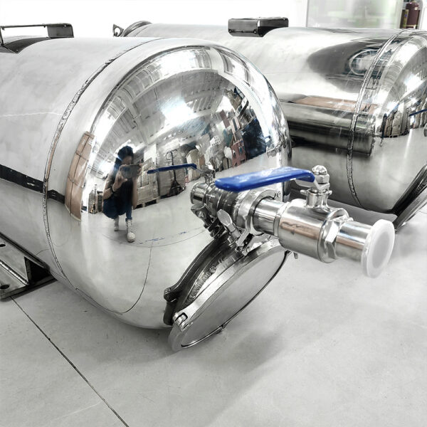 Tanque de armazenamento de água esterilizada em aço inoxidável para sistema de osmose inversa Tanque de armazenamento de água esterilizada em aço inoxidável para sistema de osmose inversa