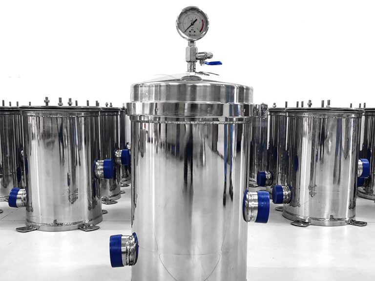 Safe Lid Opening Procedure for Pressurized Filter Housings 1 Procedimento seguro para a abertura da tampa de caixas de filtro pressurizadas